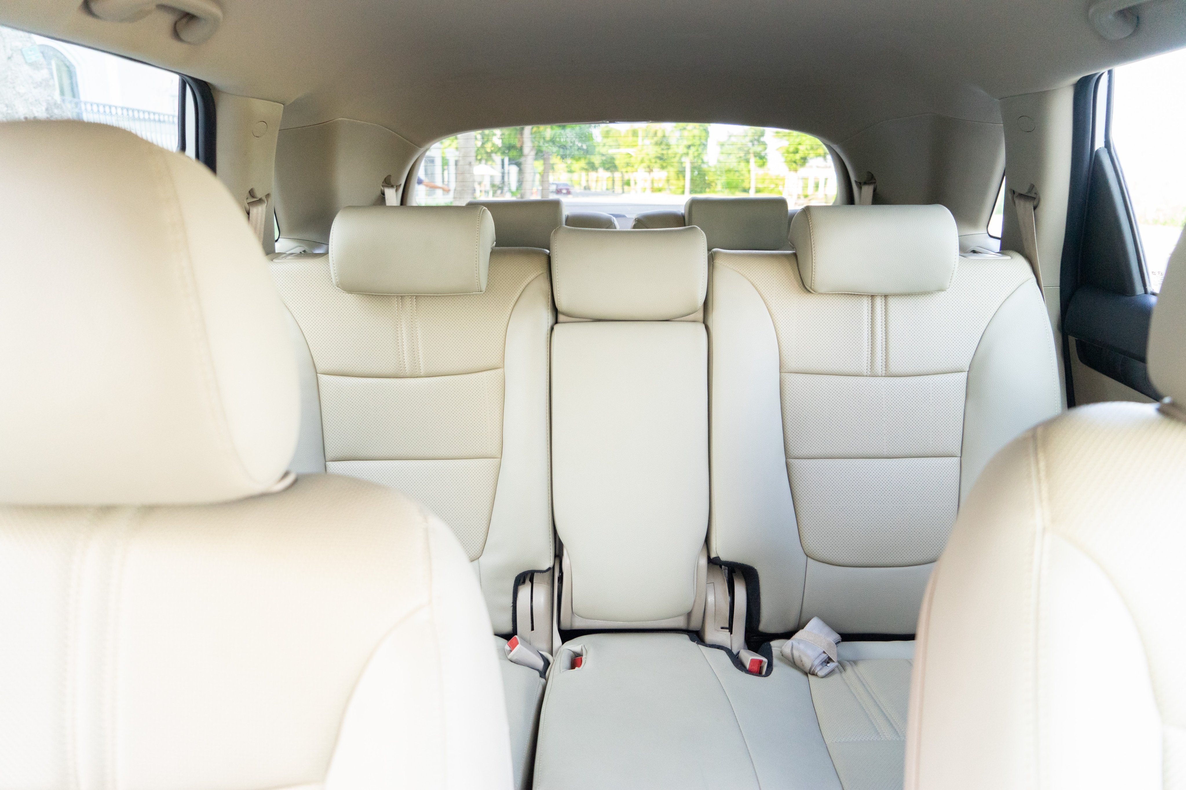 7 SEATS CAR RENTAL - KIA SORENTO