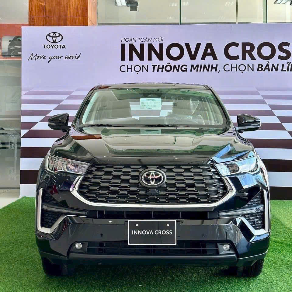 차량임대 렌터카 서비스에 대한 견적을 보내드립니다: 연간 - Toyota Innova