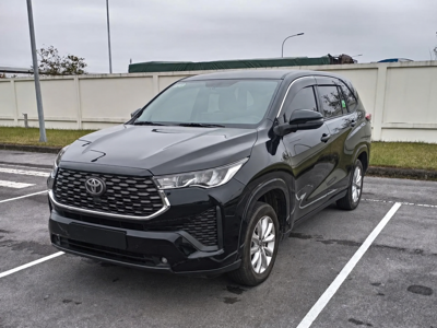 7-Seater Car Rental – Toyota Innova Cross